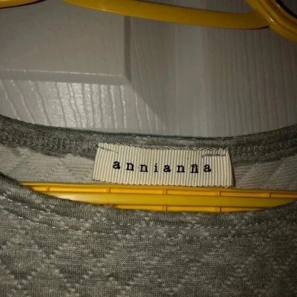 Annianna  Dress - Picture 2 of 3